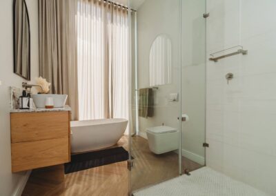 Beautiful Modern 5-Bedroom Guest House situated in Kingswood Estate, George, Western Cape, South Africa.